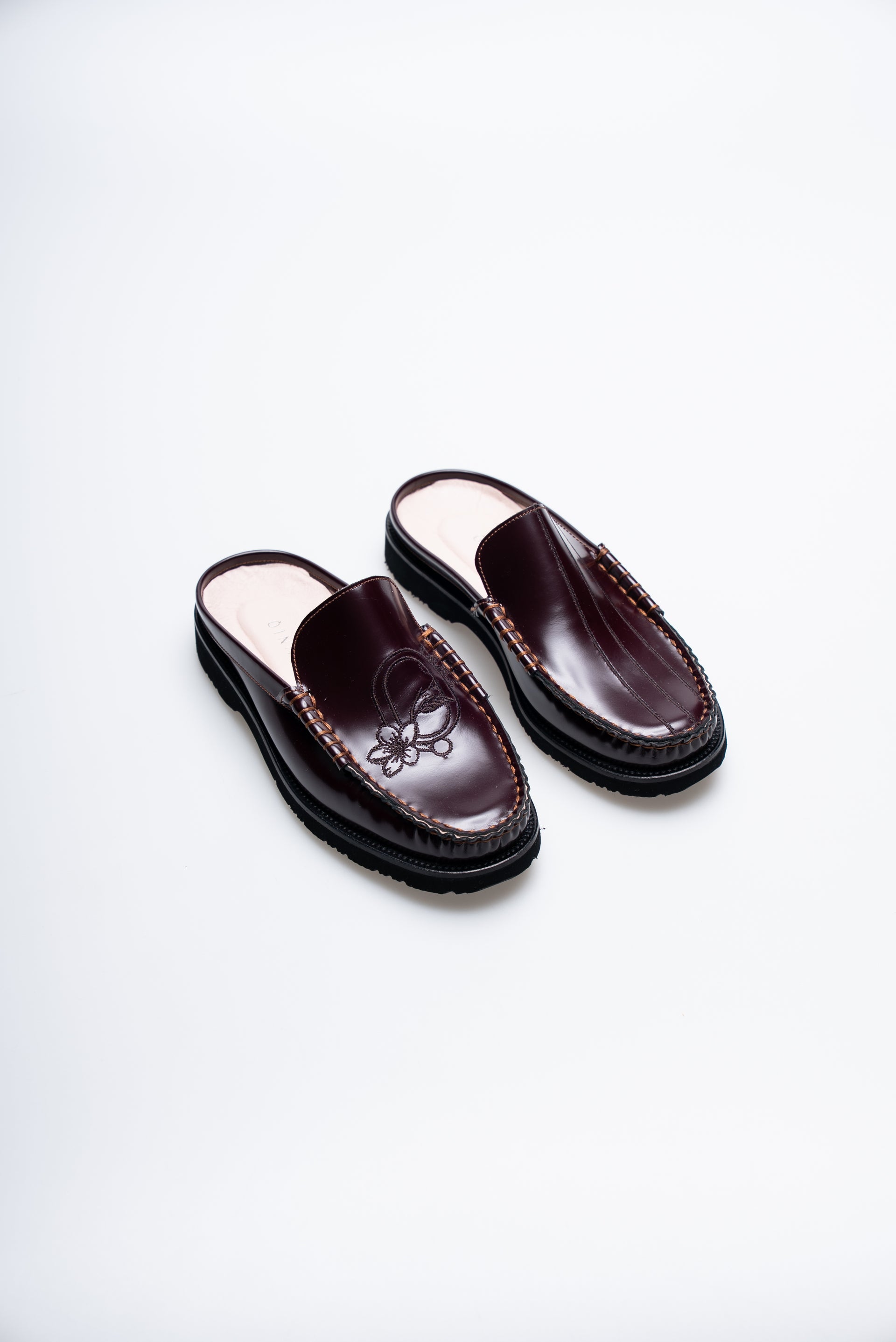 PAREL EMBROIDERED BURGUNDY LOAFER MULE