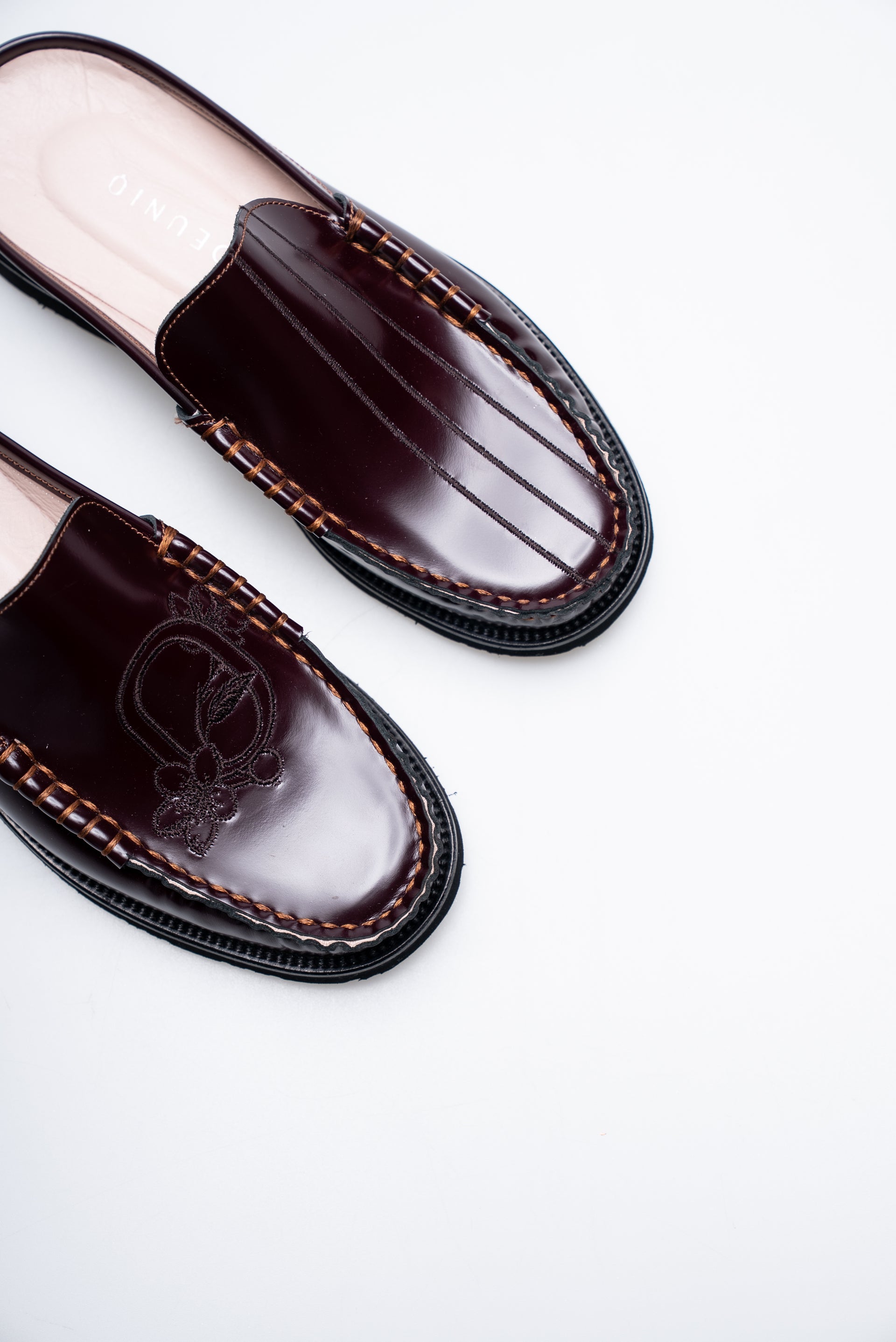 PAREL EMBROIDERED BURGUNDY LOAFER MULE