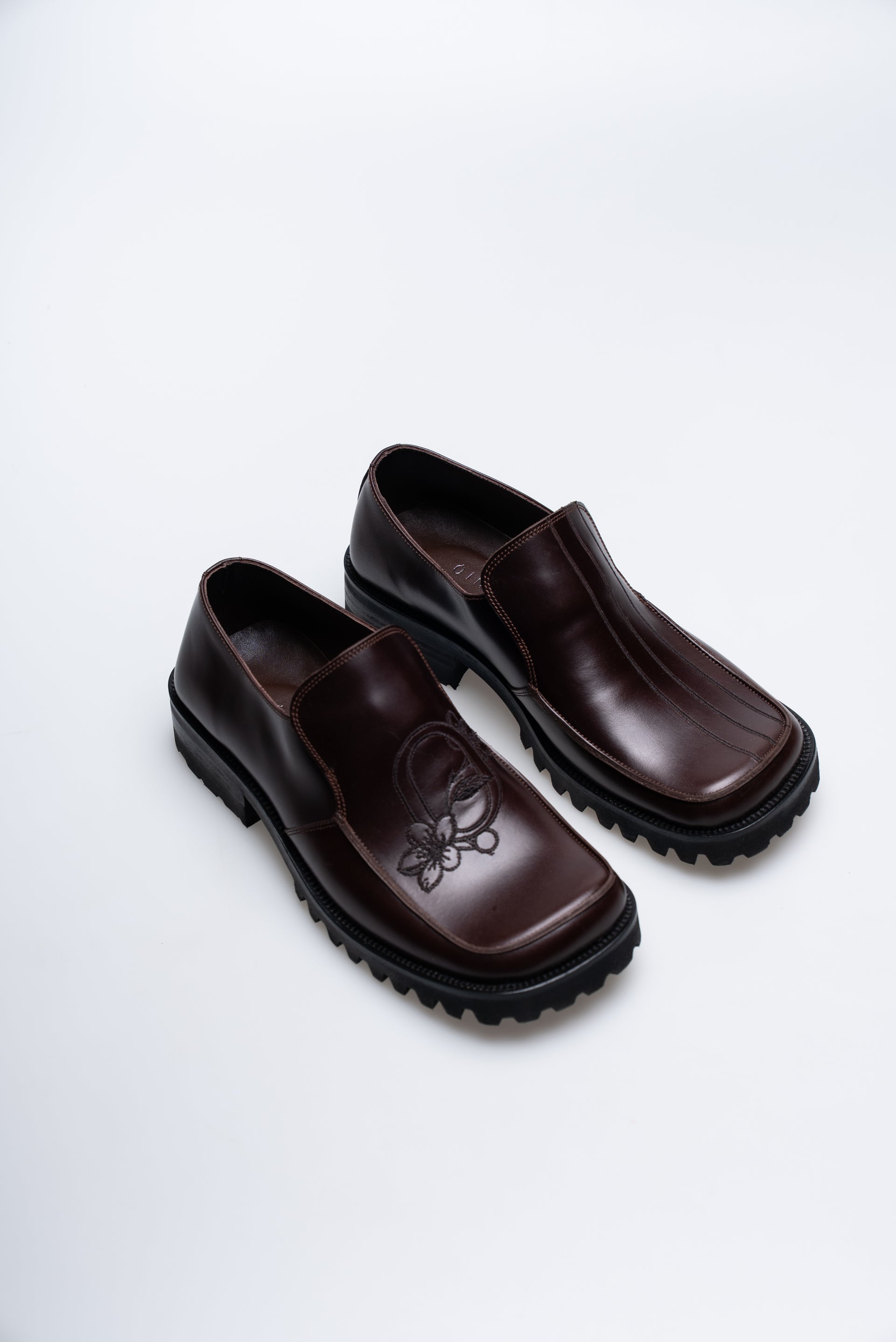 PAREL EMBROIDERED COCOA SHOE