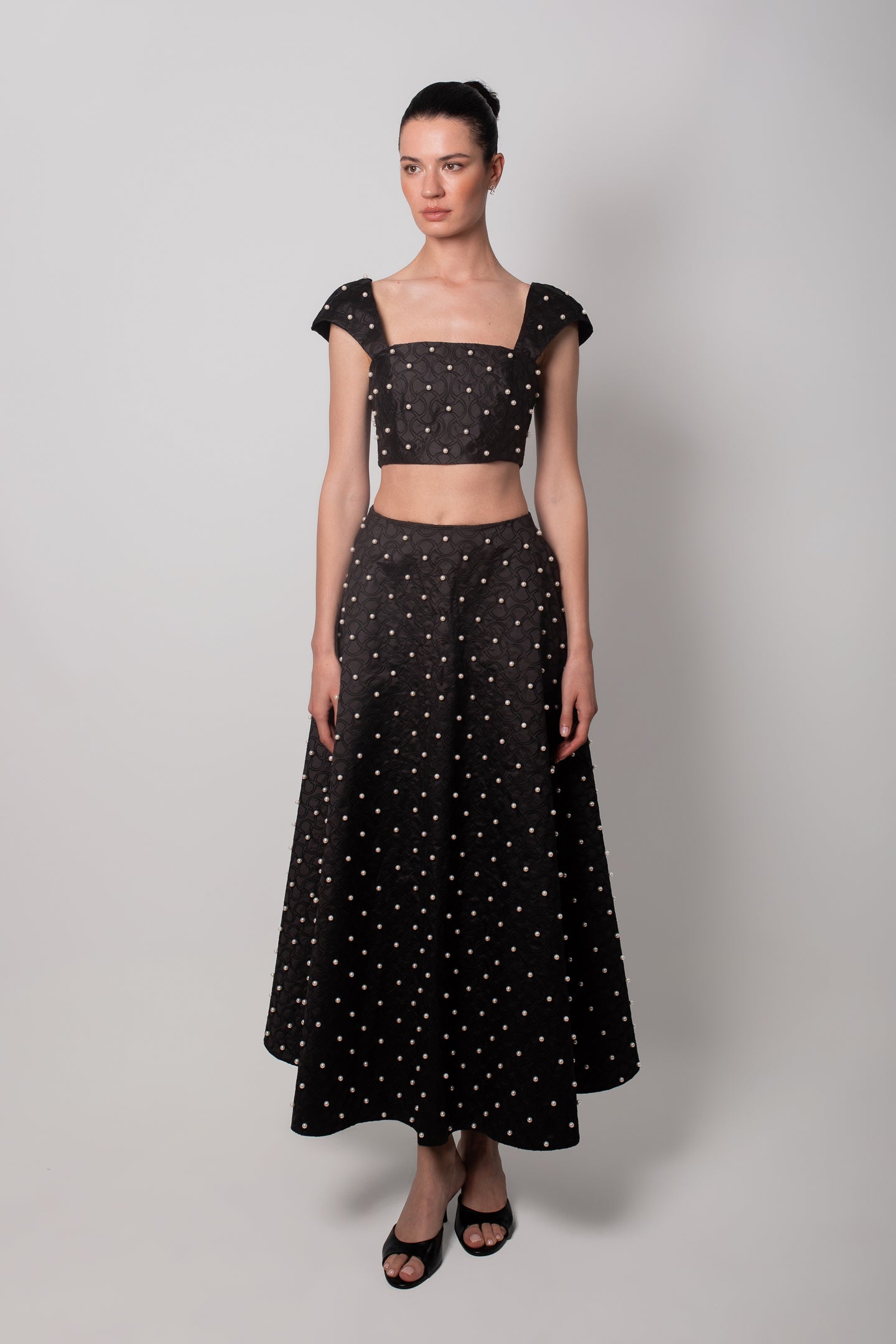 SHANTUNG BLACK SKIRT WITH PEARLS