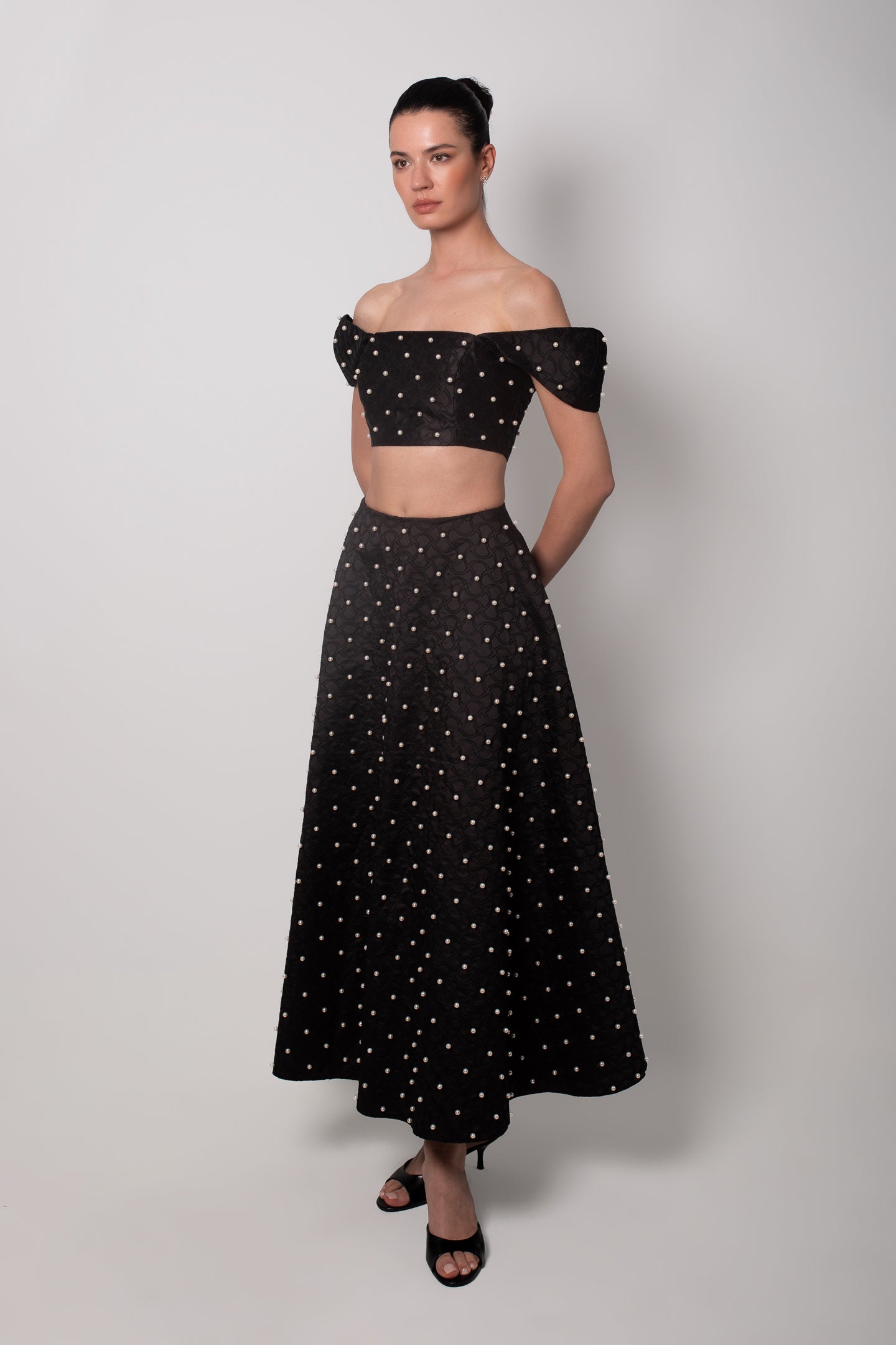 SHANTUNG BLACK SKIRT WITH PEARLS