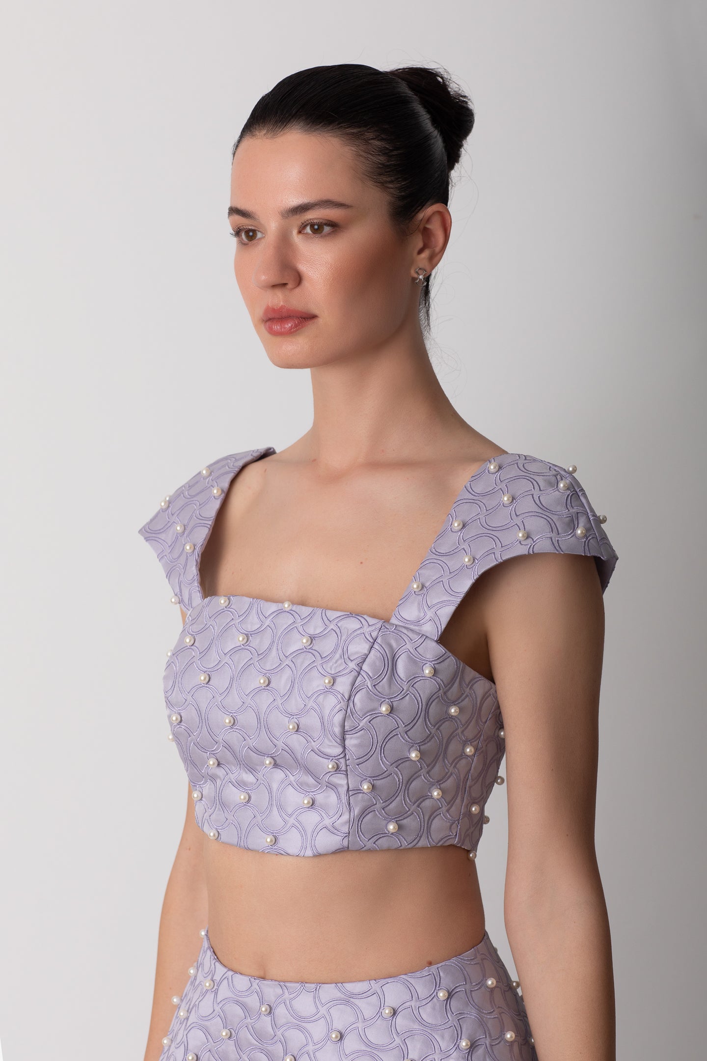 SHANTUNG SLEEVE DETAILED LILAC BUSTIER WITH PEARLS